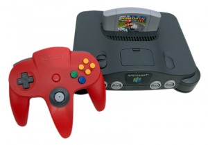 Der Nintendo 64 in schwarz mit rotem Controller.